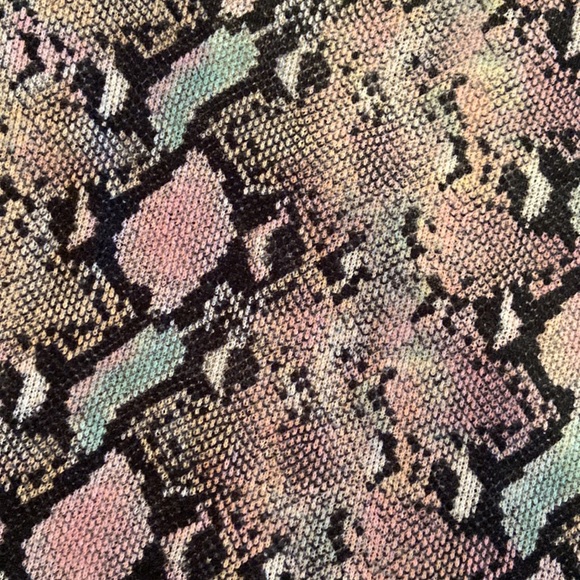 Halter Tank - Picture 3 of 3